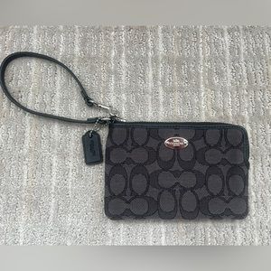 NWOT Coach black/grey wristlet